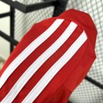 Retro Real Madrid 2011/12 Third Jersey - Image 3