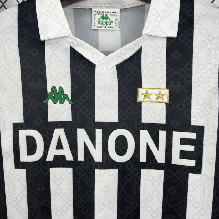 Retro Juventus 1992/94 Home Jersey - Image 5