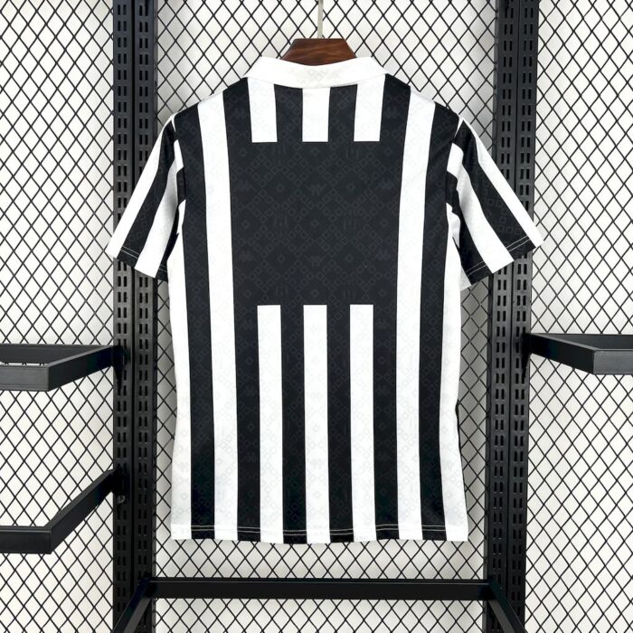 Retro Juventus 1992/94 Home Jersey - Image 2