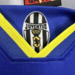Retro Juventus 1996/97 Away Jersey - Image 4