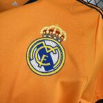 Retro Real Madrid 2013/14 Third Jersey - Image 4