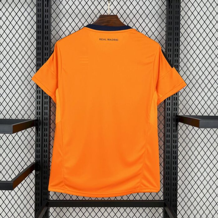 Retro Real Madrid 2013/14 Third Jersey - Image 2