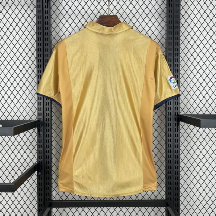 Retro Barcelona 2001/02 Away Jersey - Image 2
