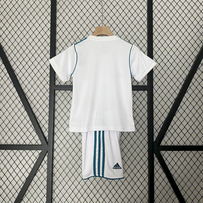 Retro Real Madrid 2017/18 Home Kids Kit - Image 2