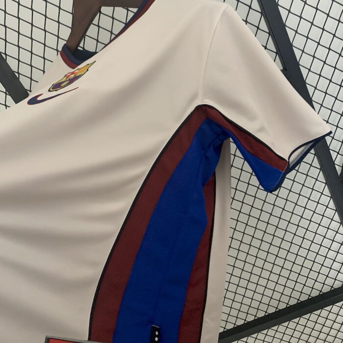 Retro Barcelona 1998/99 Away Jersey - Image 3