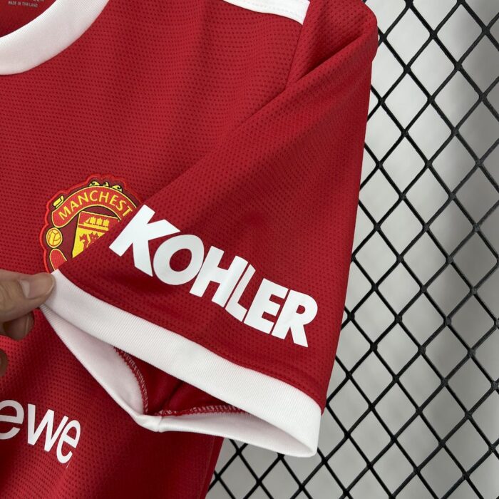Retro Manchester United 2021/22 Home Jersey - Image 4