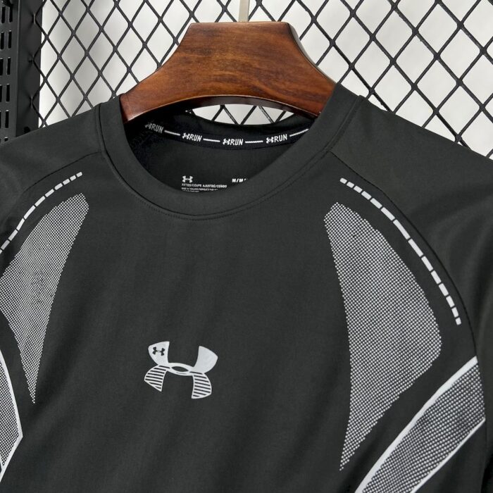 Under Armour 1040 Black T-shirt - Image 4