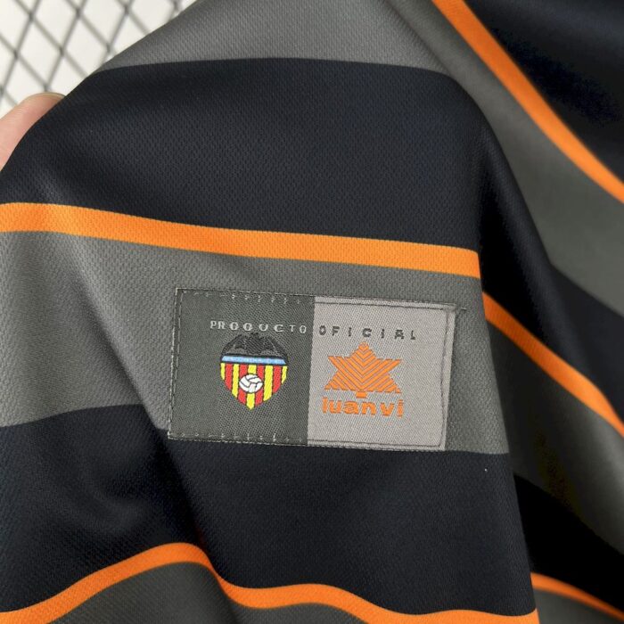 Retro Valencia CF 1999/00 Third Jersey - Image 3