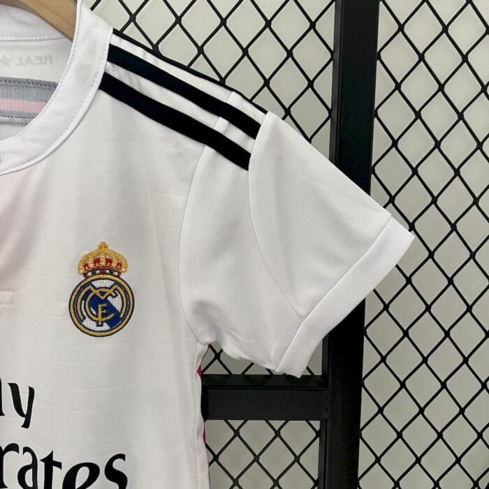 Retro Real Madrid 2014/15 Home Kids Kit - Image 3