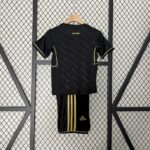 Retro Real Madrid 2011/12 Away Kids Kit - Image 2