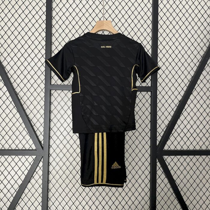 Retro Real Madrid 2011/12 Away Kids Kit - Image 2