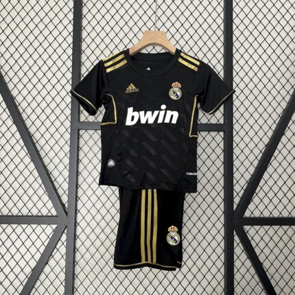 Retro Real Madrid 2011/12 Away Kids Kit
