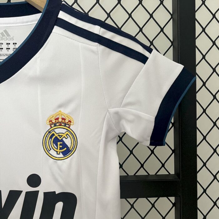 Retro Real Madrid 2012/13 Home Kids Kit - Image 4