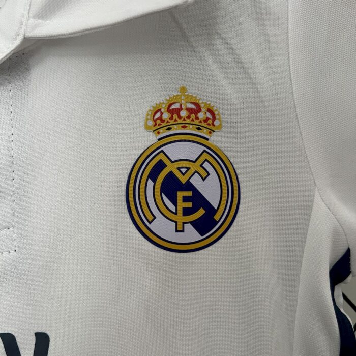 Retro Real Madrid 2016/17 Home Kids Kit - Image 5