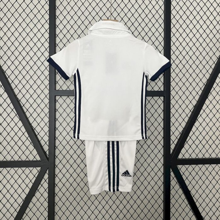 Retro Real Madrid 2016/17 Home Kids Kit - Image 2