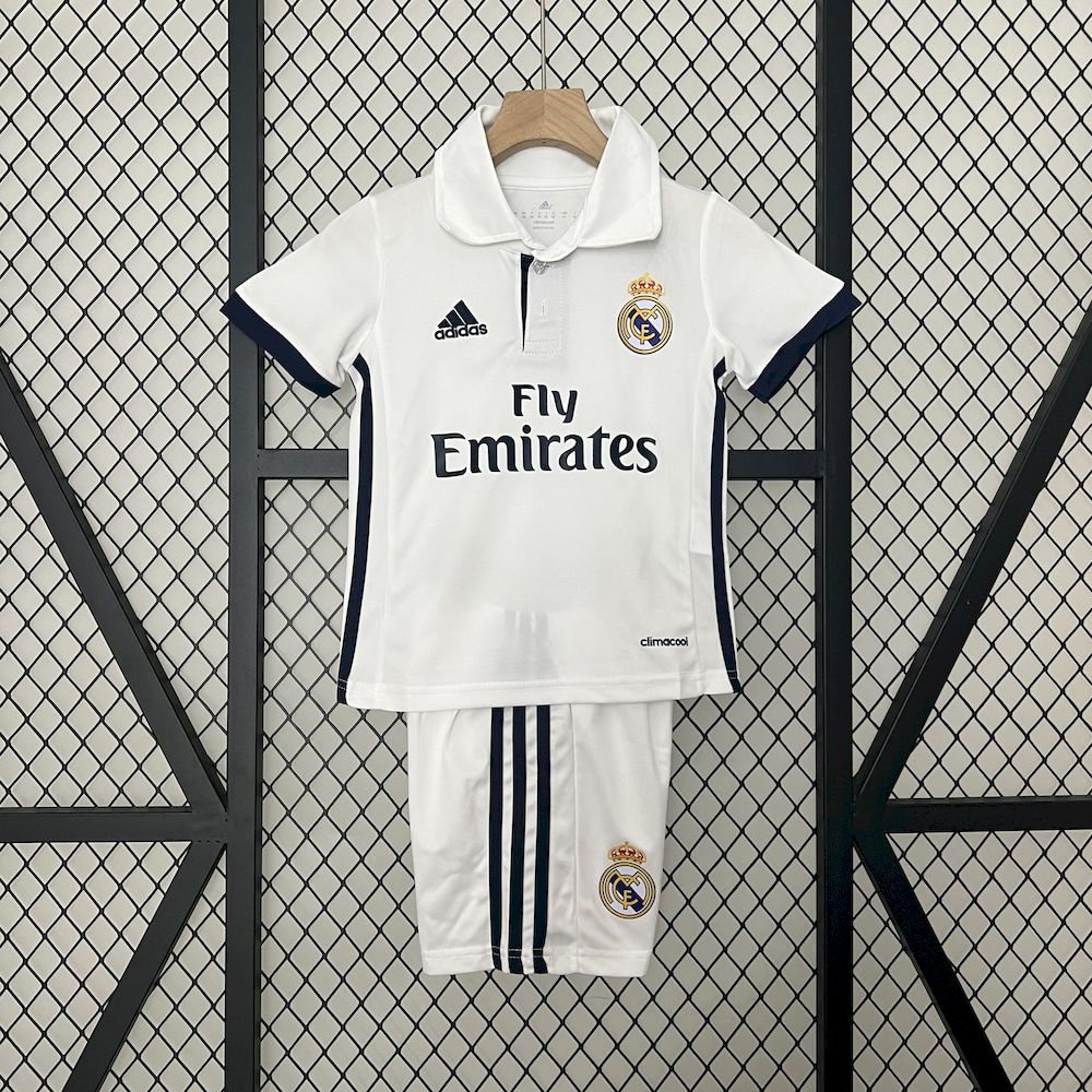 Retro Real Madrid 2016/17 Home Kids Kit - Image 1