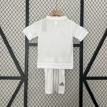 Retro Real Madrid 2015/16 Home Kids Kit - Image 2
