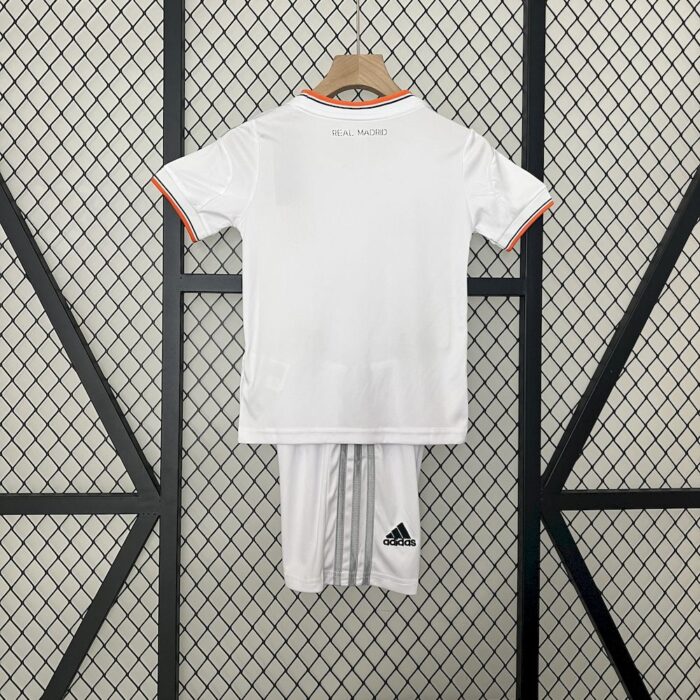 Retro Real Madrid 2013/14Home Kids Kit - Image 2