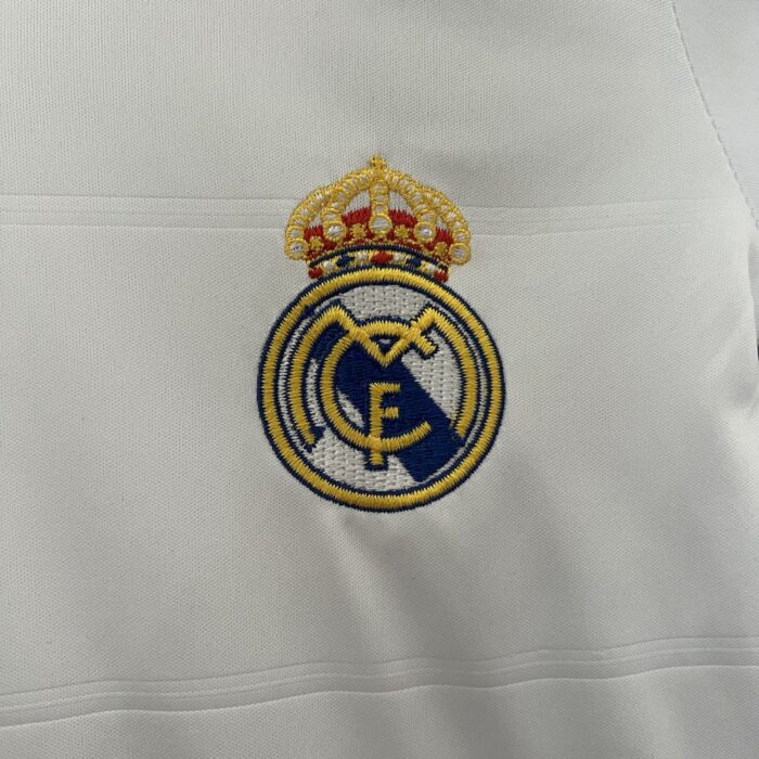 Retro Real Madrid 2013/14Home Kids Kit - Image 5