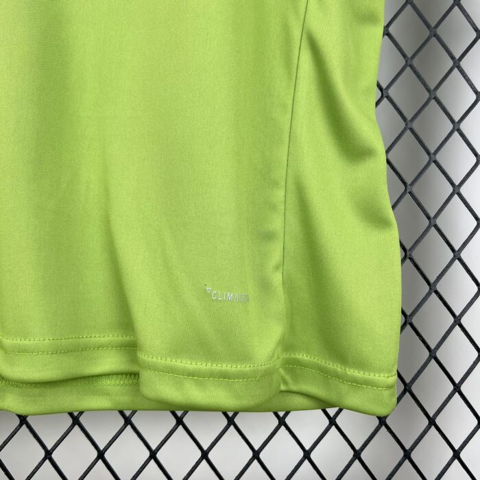 Retro Juventus 2017/18 Third Jersey - Image 4