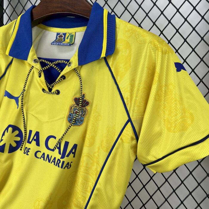 Retro UD Las Palmas 1997/98 Home Jersey - Image 4