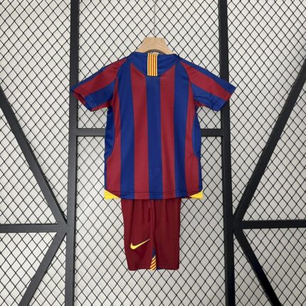 Retro Barcelona 2005/06 Home Kids Kit – view 2