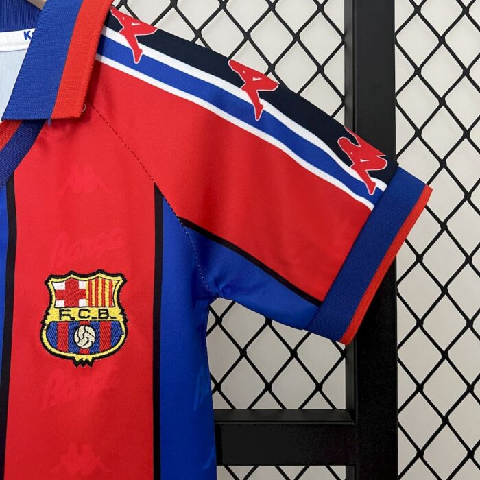 Retro Barcelona 1995/97 Home Kids Kit - Image 3