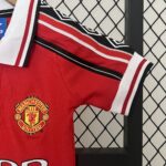 Retro Manchester United 1998/99 Home Kids Kit - Image 4