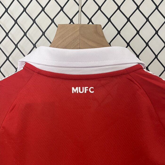 Retro Manchester United 2010/11 Home Kids Kit - Image 5