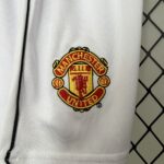 Retro Manchester United 2000/02 Home Kids Kit - Image 3