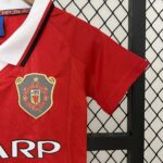 Retro Manchester United 1999/00 Home Kids Kit - Image 5