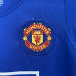 Retro Manchester United 2008/09 Third Kids Kit - Image 4