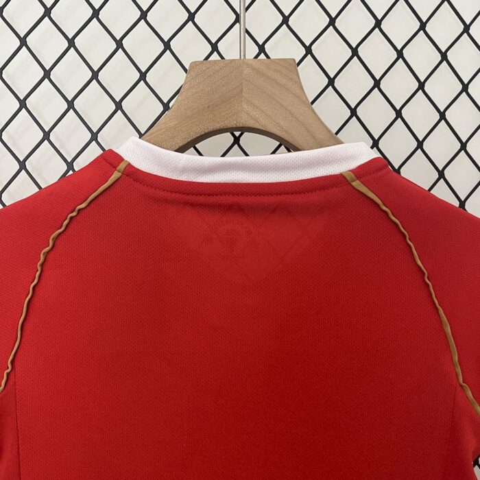 Retro Manchester United 2006/07 Home Kids Kit - Image 3