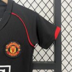 Retro Manchester United 2007/08 Third Kids Kit - Image 5