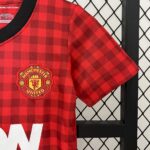 Retro Manchester United 2012/13 Home Kids Kit - Image 4