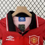 Retro Manchester United 1994/96 Home Kids Kit - Image 3