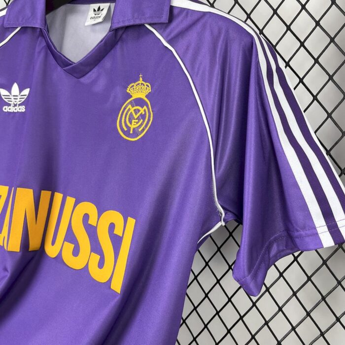 Retro Real Madrid 1984/85 Third Jersey - Image 4