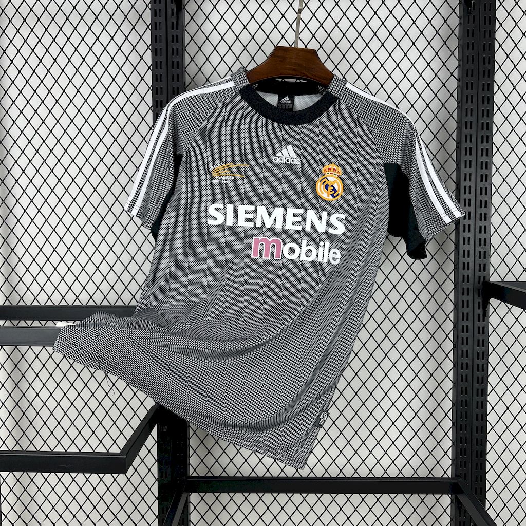 Retro Real Madrid 2002/03 Goalkeeper Jersey - Image 1