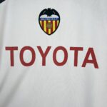 Retro Valencia CF 2004/05 Home Jersey - Image 3