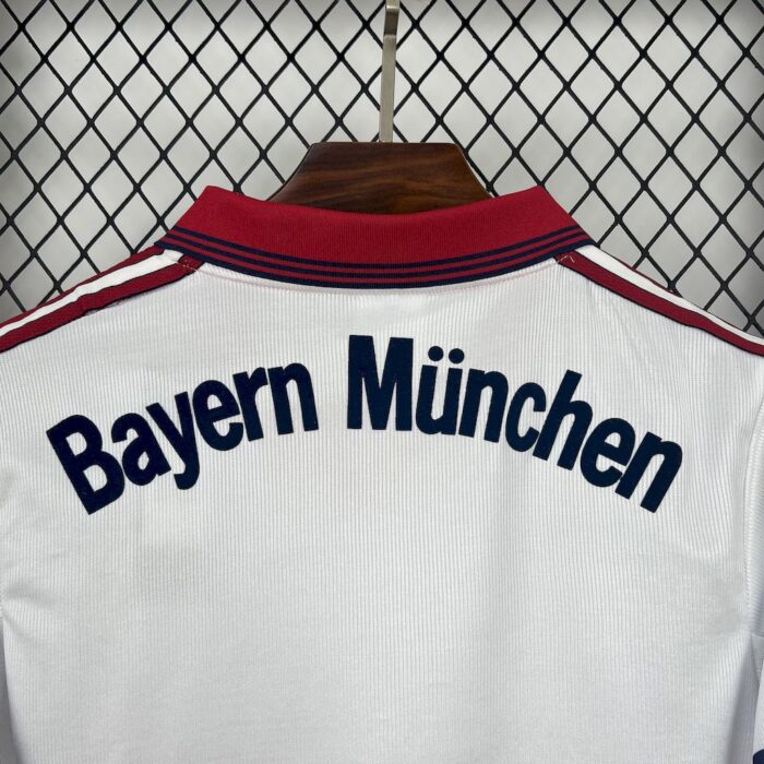 Retro Bayern Munich 1998/00 Home Jersey - Image 3