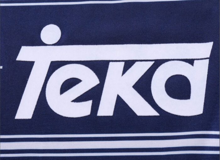 Retro Real Madrid 1998/99 Away Kids Kit - Image 5