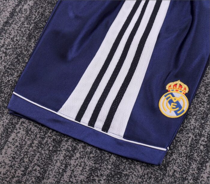 Retro Real Madrid 1998/99 Away Kids Kit - Image 4