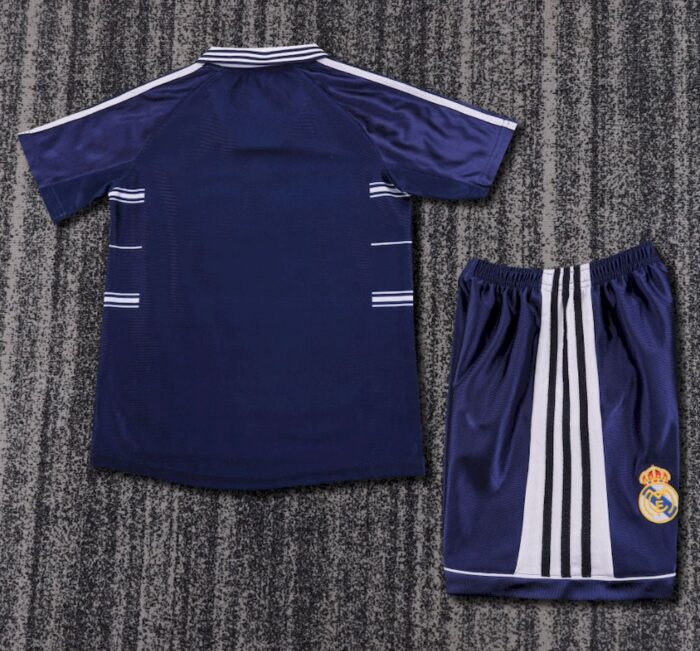Retro Real Madrid 1998/99 Away Kids Kit - Image 2
