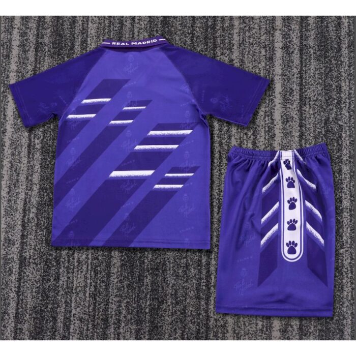 Retro Real Madrid 1994/96 Away Kids Kit - Image 2