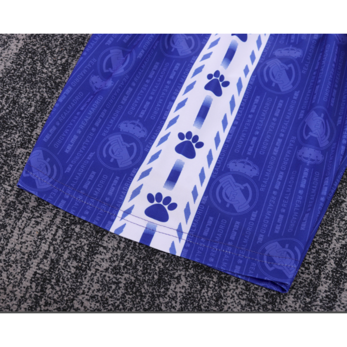 Retro Real Madrid 1996/97 Away Kids Kit - Image 4