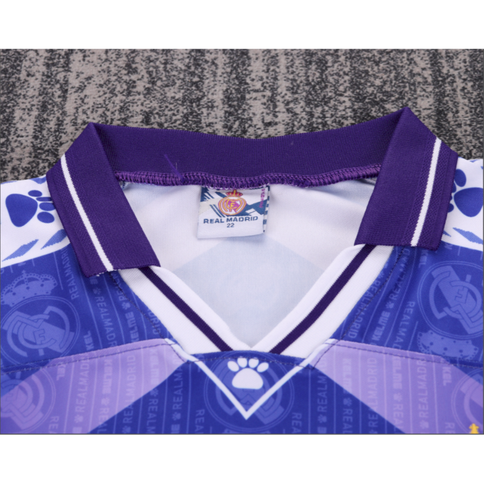 Retro Real Madrid 1996/97 Away Kids Kit - Image 3