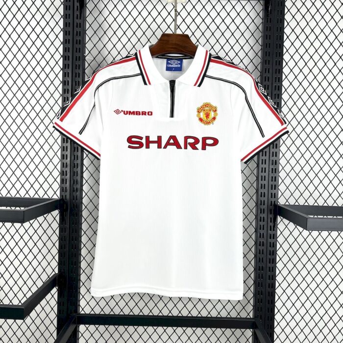 Retro Manchester United 1998/99 Away Jersey - Image 4