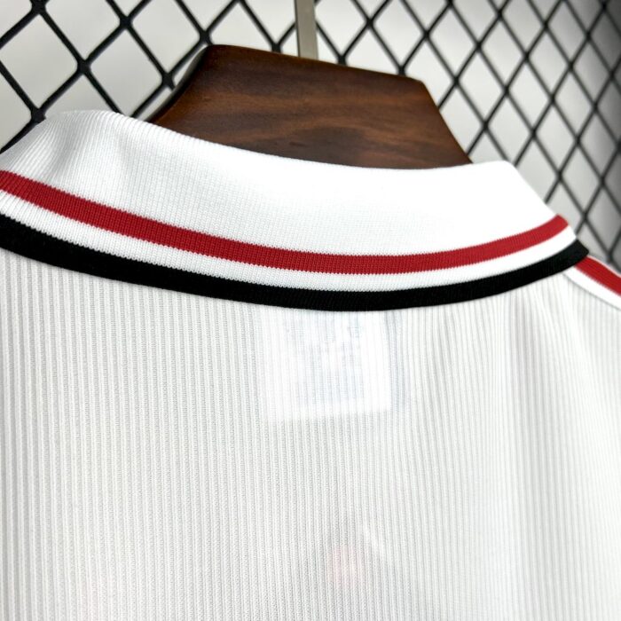 Retro Manchester United 1998/99 Away Jersey - Image 3