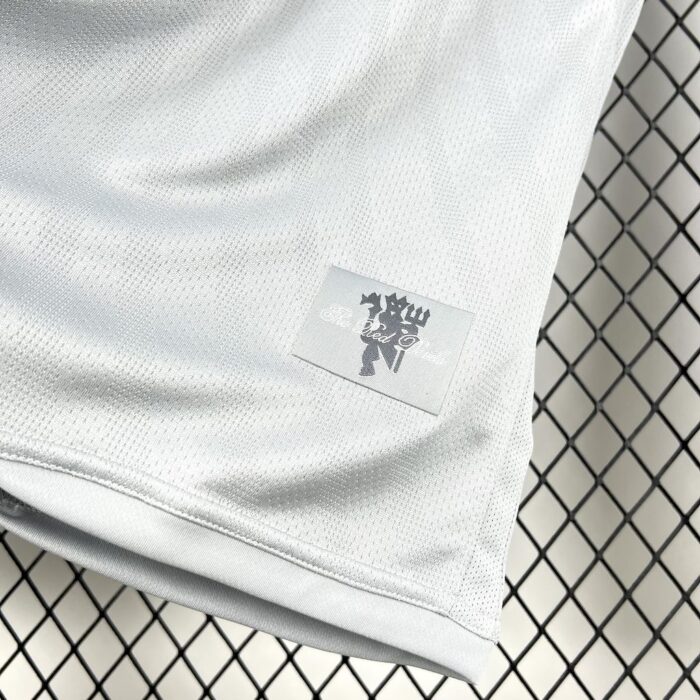 Retro Manchester United 2007/08 Grey Goalkeepe Long Sleeve Jersey - Image 5