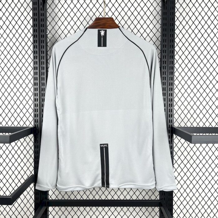 Retro Manchester United 2007/08 Grey Goalkeepe Long Sleeve Jersey - Image 2